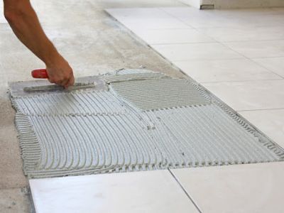 معلم بلاط الثقبة
