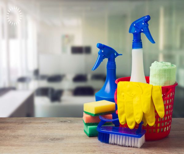 عمال تنظيف رجال بالثقبة الخبر