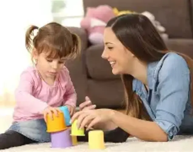 حاضنة اطفال تجي للبيت في جدة